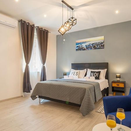 Rooms Sea & Sun With Private Parking Zadar Exterior photo