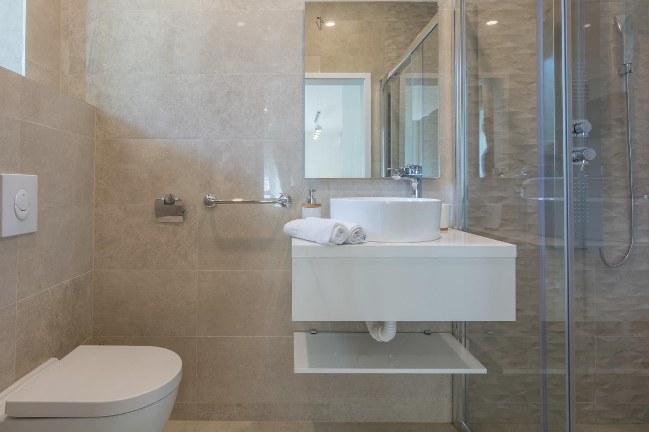 Rooms Sea & Sun With Private Parking Zadar Exterior photo