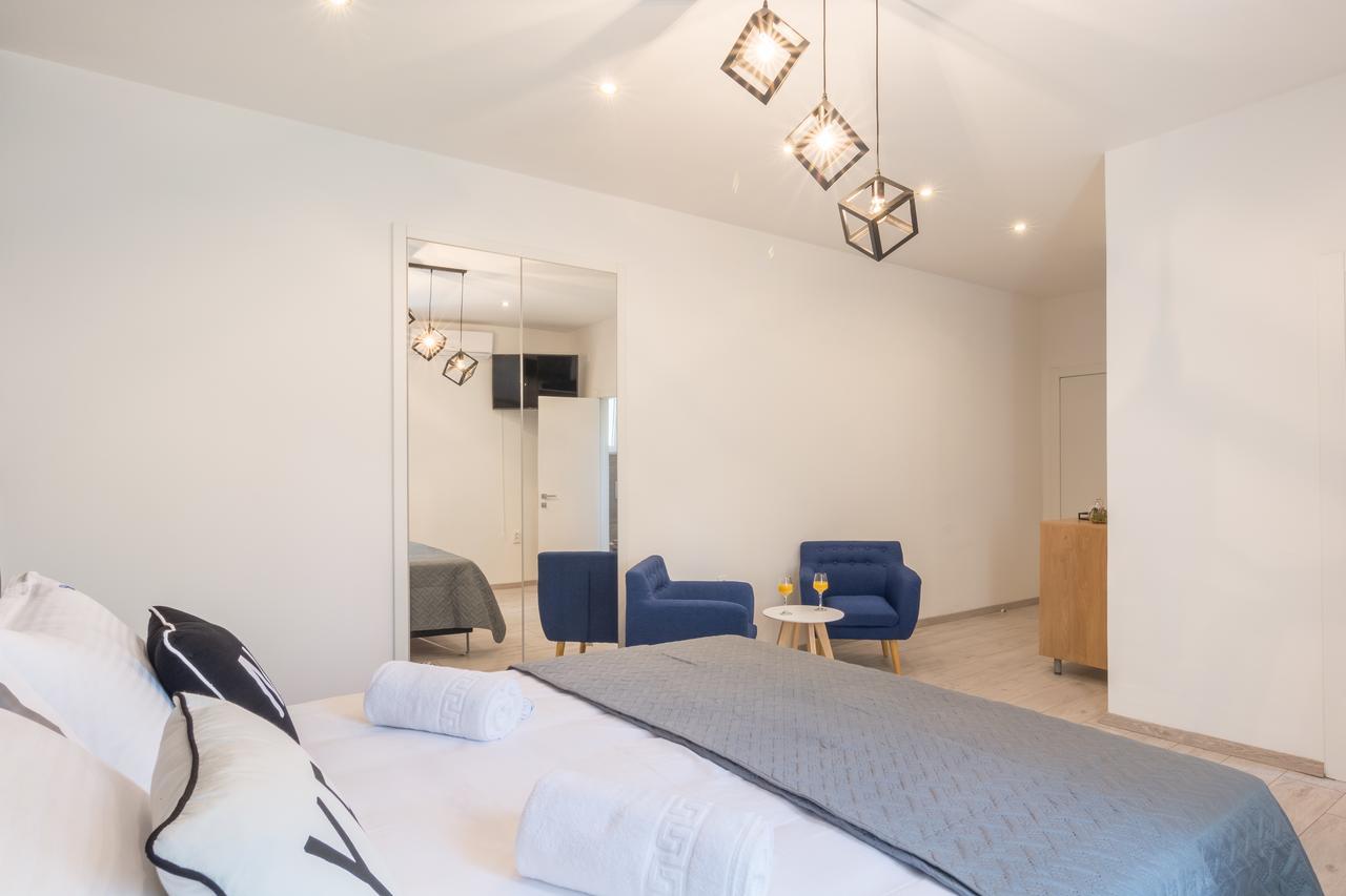 Rooms Sea & Sun With Private Parking Zadar Exterior photo
