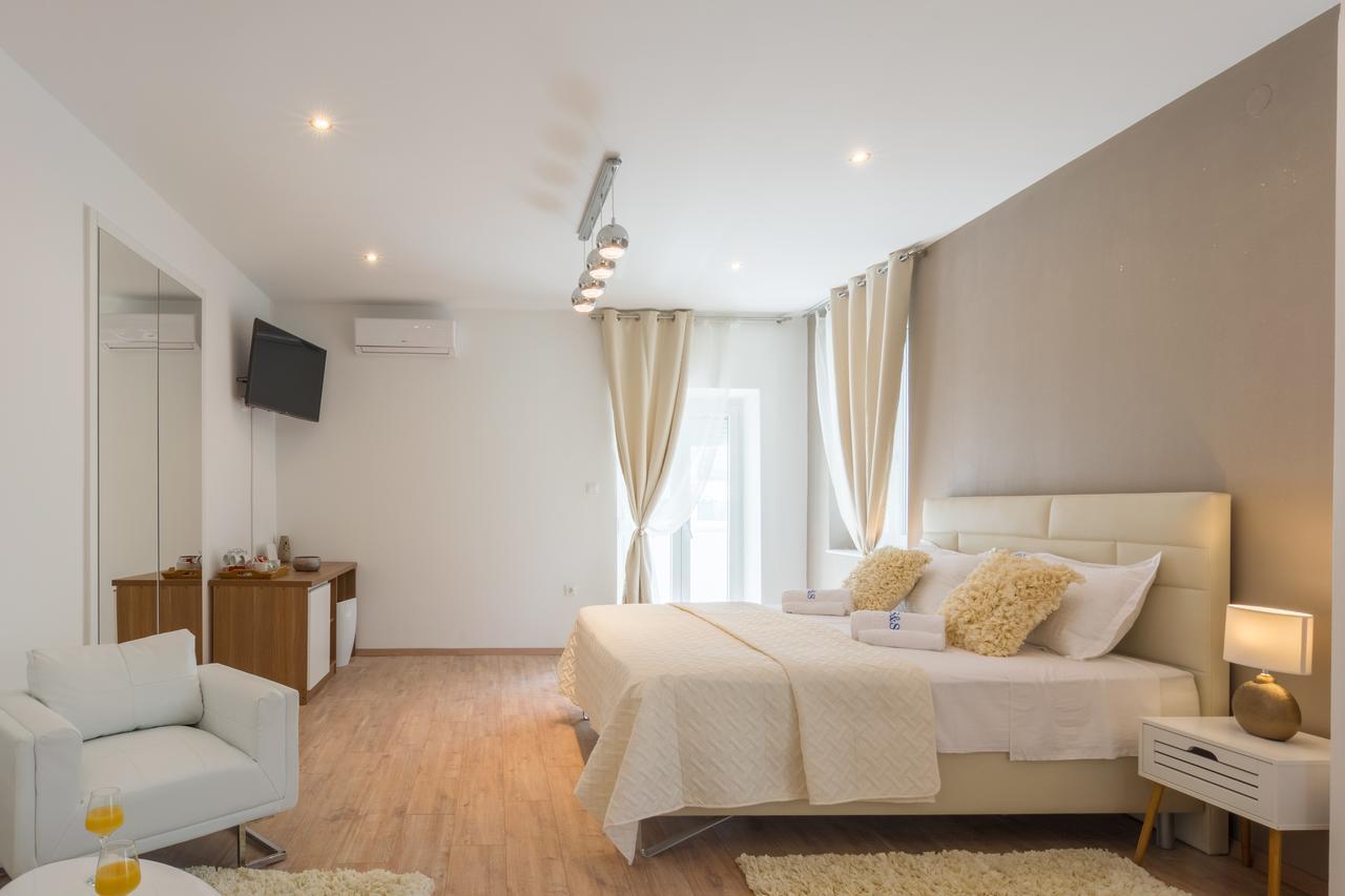 Rooms Sea & Sun With Private Parking Zadar Exterior photo